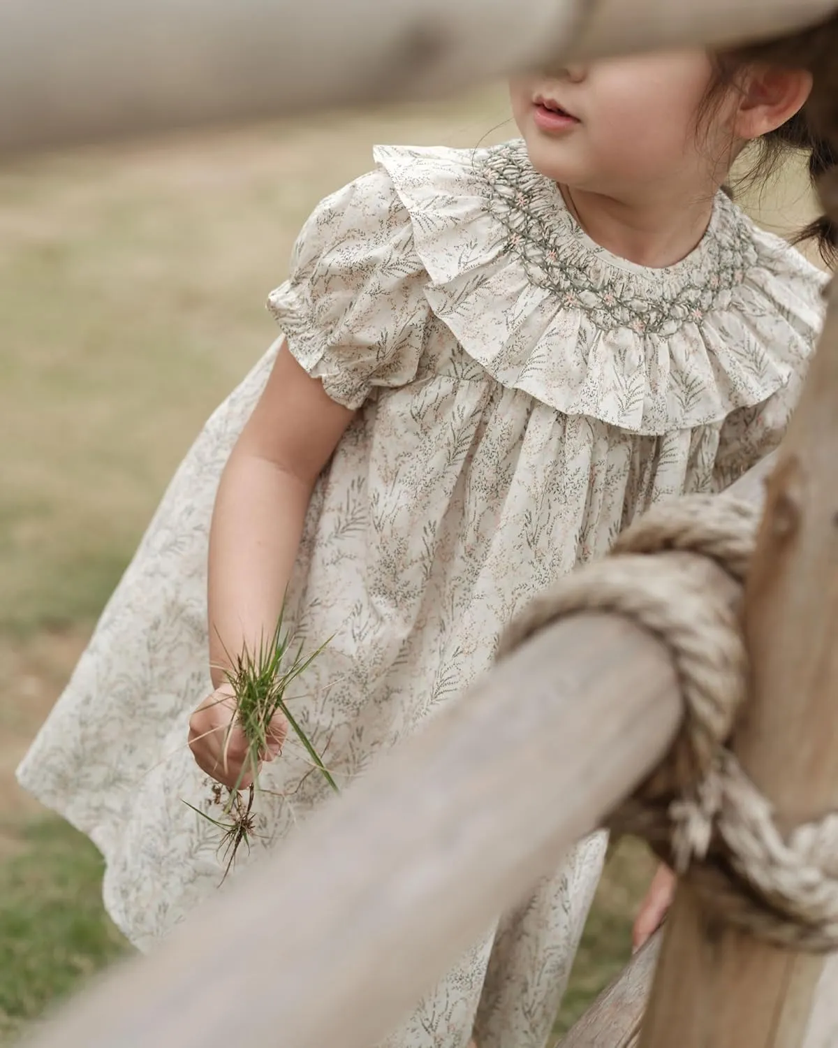 Baby Girls Long Sleeve Smocking Clothing Toddler Fall Floral Smocked Dress Vintage Dresses for Christmas Birthday Holiday