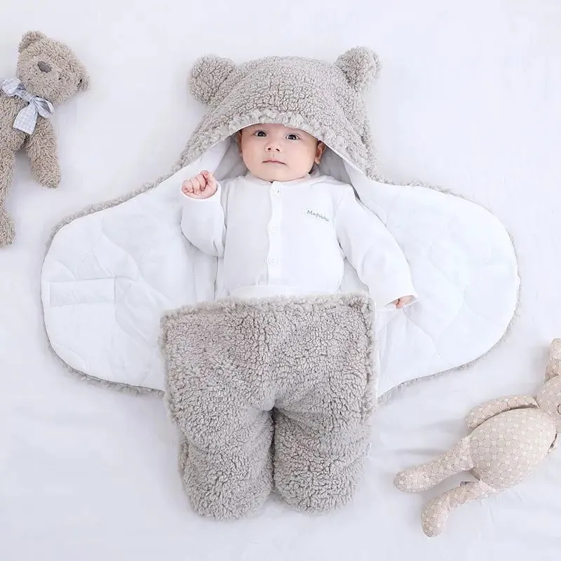 Cross border mother and baby products, newborn lamb plush blanket, baby cotton clip, autumn and winter thickened split leg sleeping bag, baby blanket