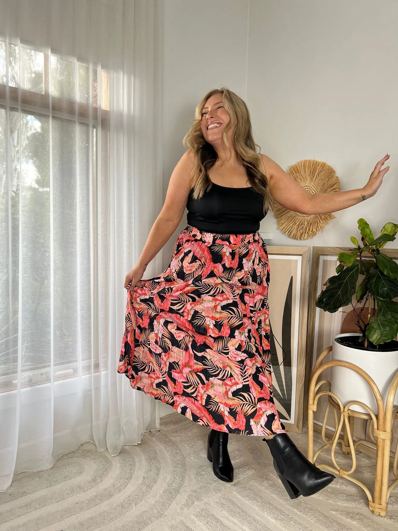 Feathers pleated skirt