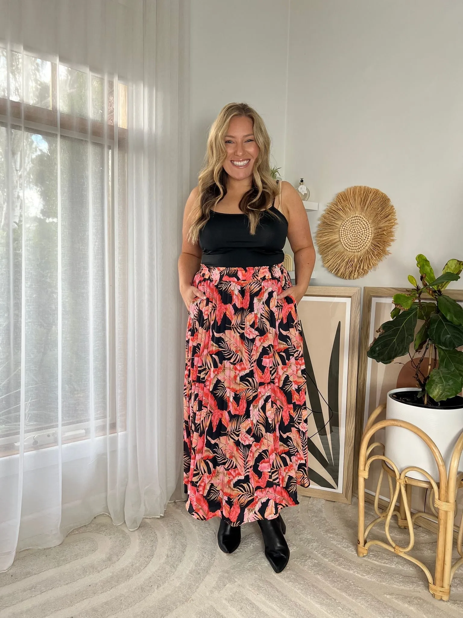 Feathers pleated skirt