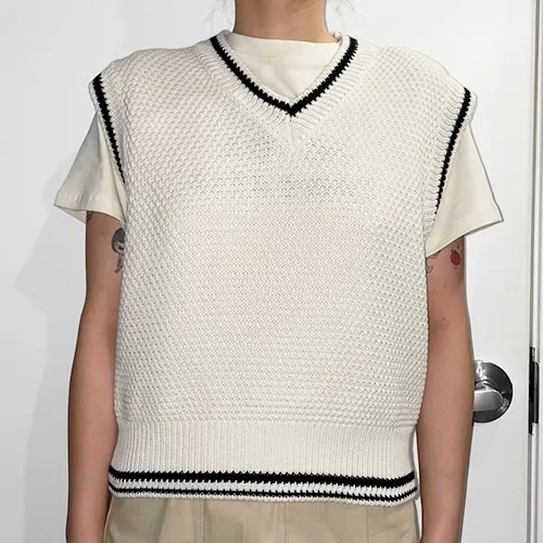 LOOSE FIT V-NECK VEST